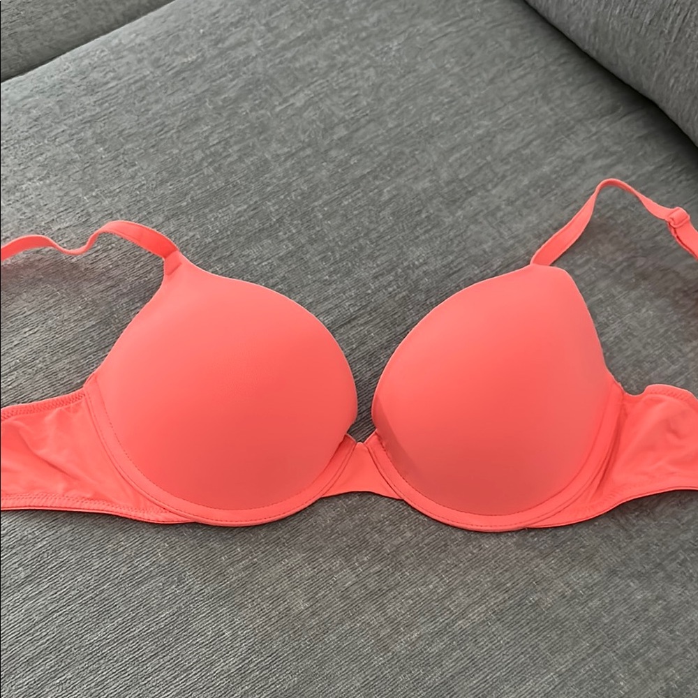 Victoria's Secret PINK Coral Underwire Bra with Molded Cups & Adjustable Straps